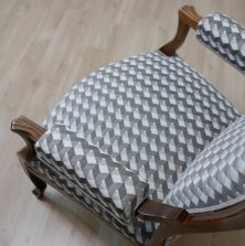 Fauteuil voltaire à crémaillère tissu géométrique